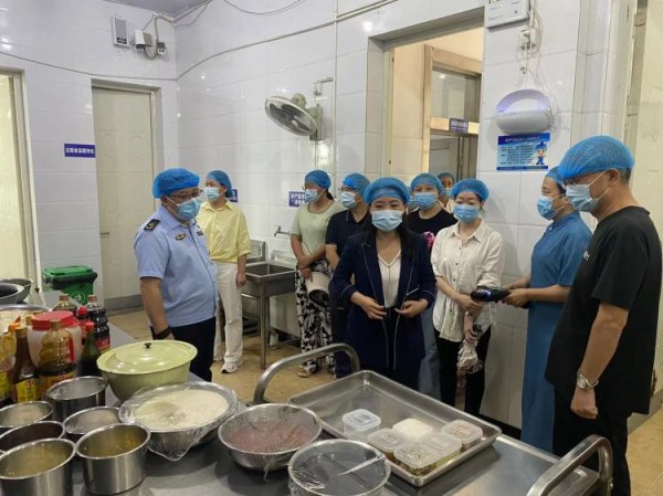 大圣策略 重庆渝北兴隆镇: 开展“两代表一委员”进食堂专项检查活动